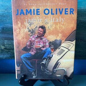 Jamie's Oliver Hardback  - Jamie’s Italy Cookbook Load of good photos /stories